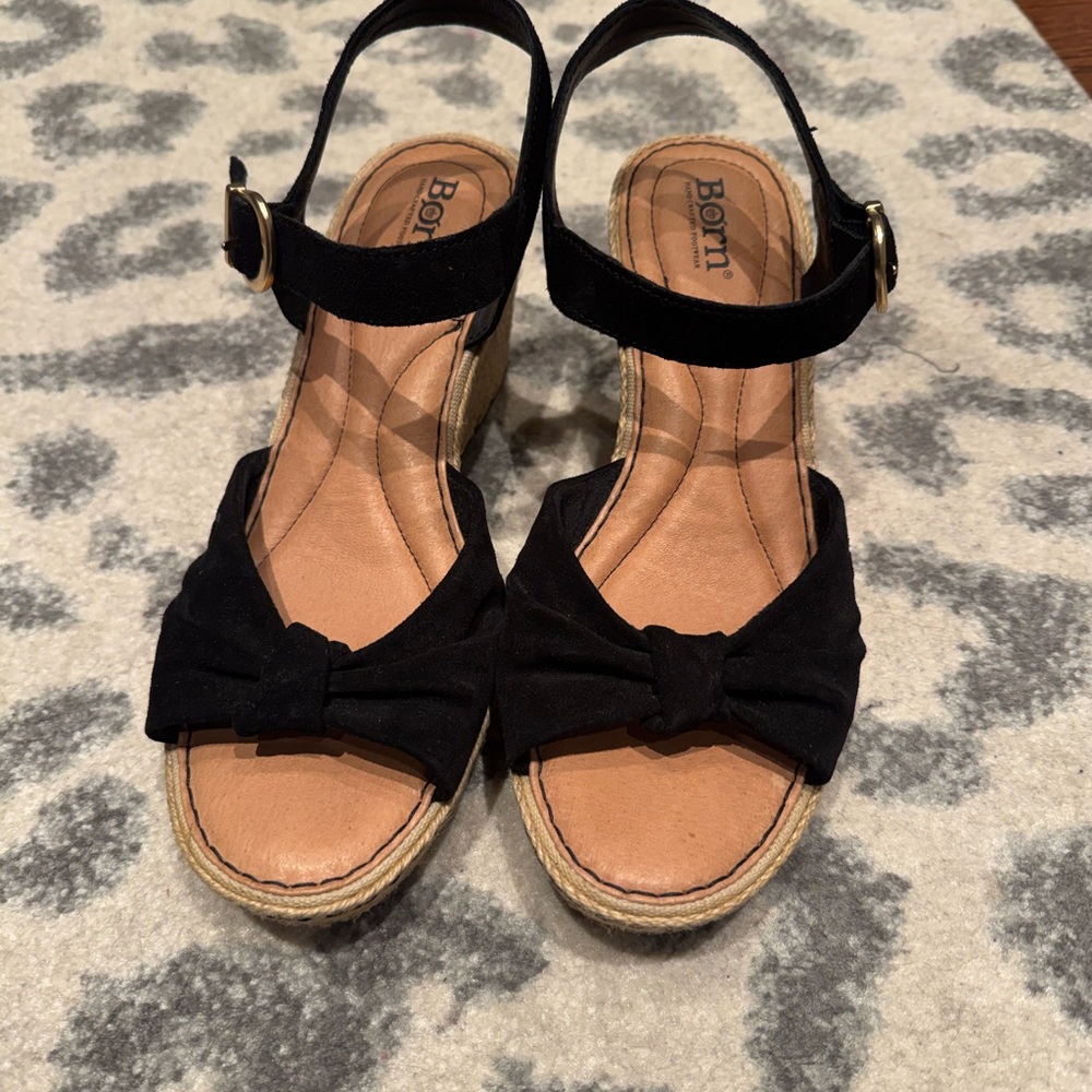Born NWOT Black Espadrille Wedge Sandals with Ankle Strap Size 9